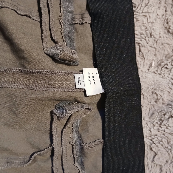 Women pants - Picture 3 of 4